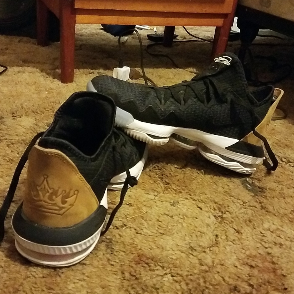 Size 10 lebrons